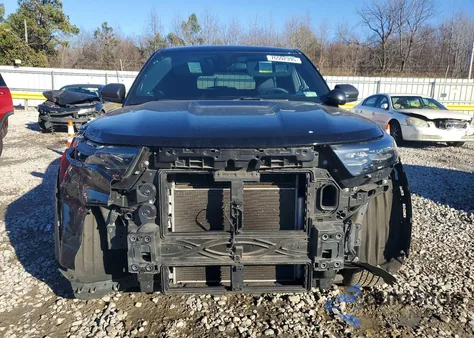 2023 Ford Explorer Police Interceptor z USA, uszkodzony, nr VIN 1FM5K8AB2PGA06345